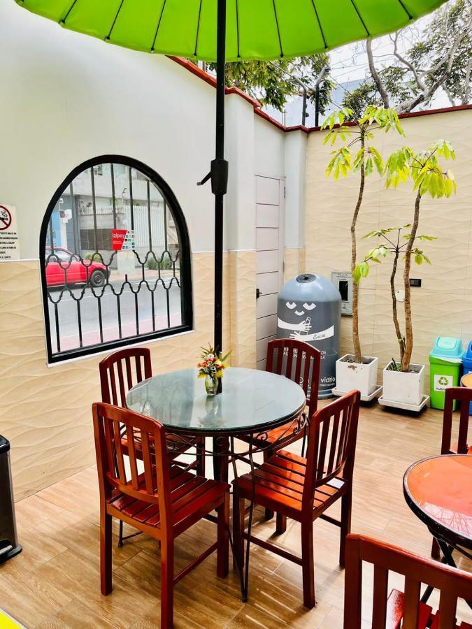 Imperial Inn Lima Bagian luar foto