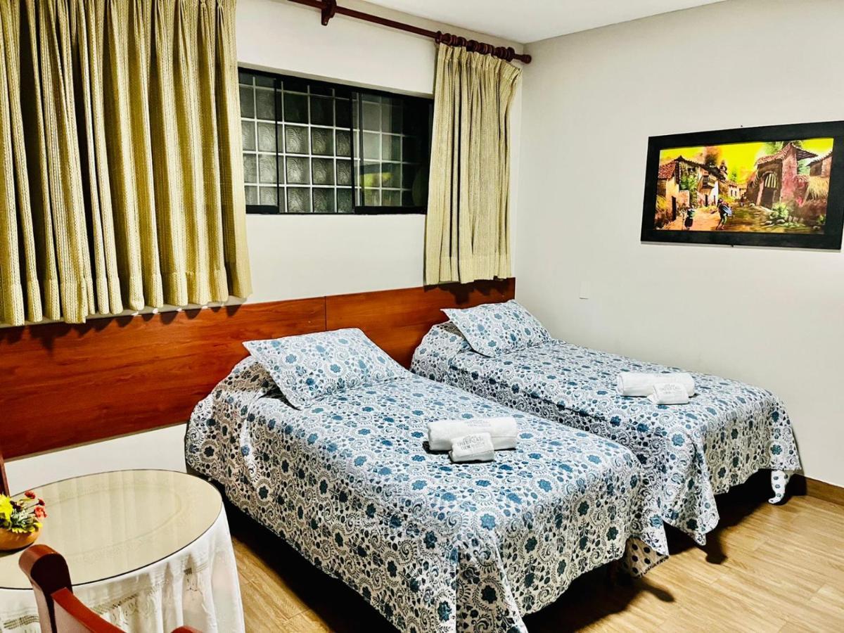 Imperial Inn Lima Bagian luar foto