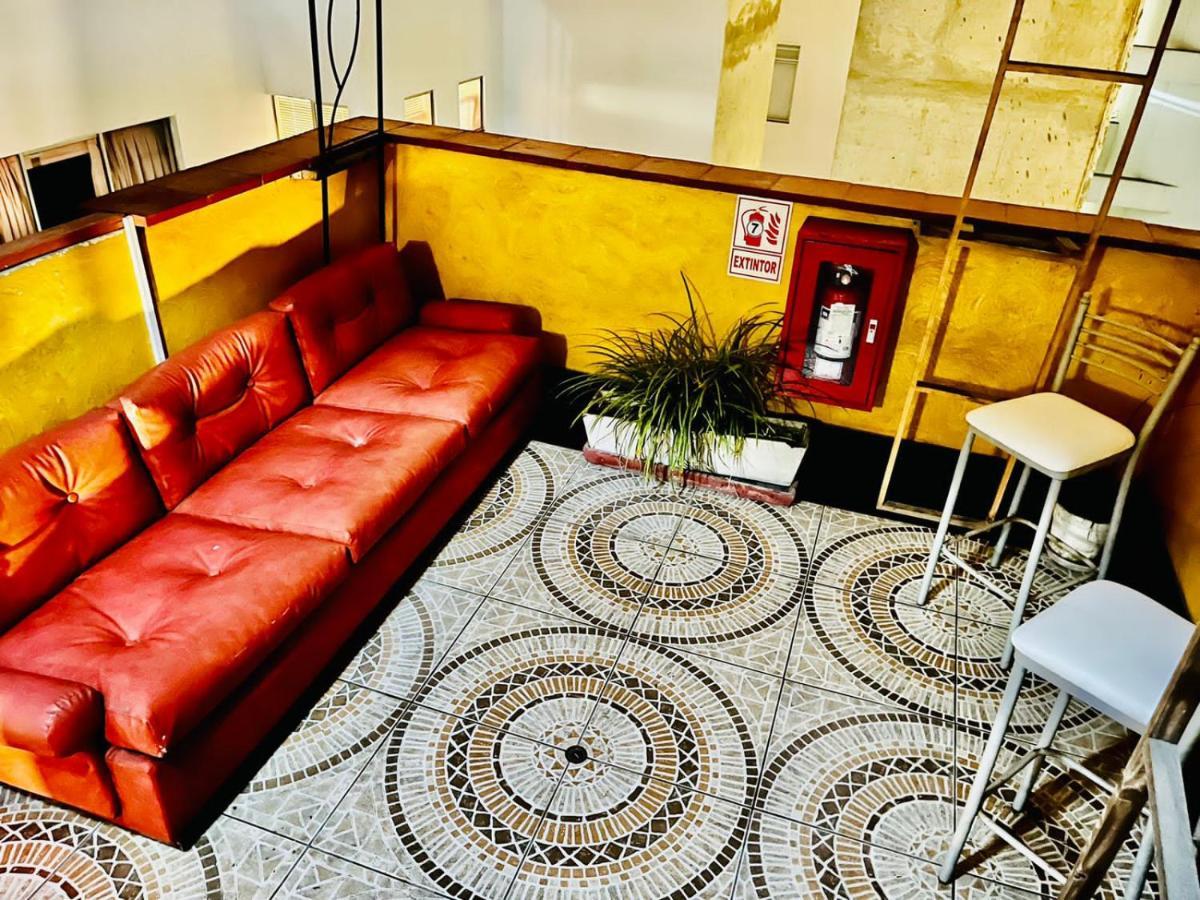 Imperial Inn Lima Bagian luar foto