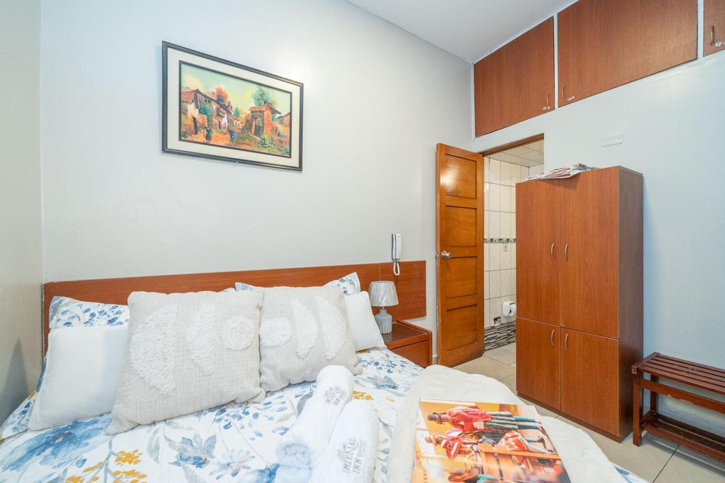 Imperial Inn Lima Bagian luar foto