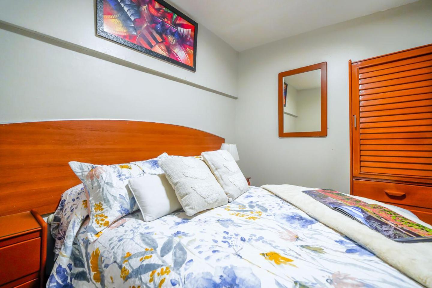 Imperial Inn Lima Bagian luar foto