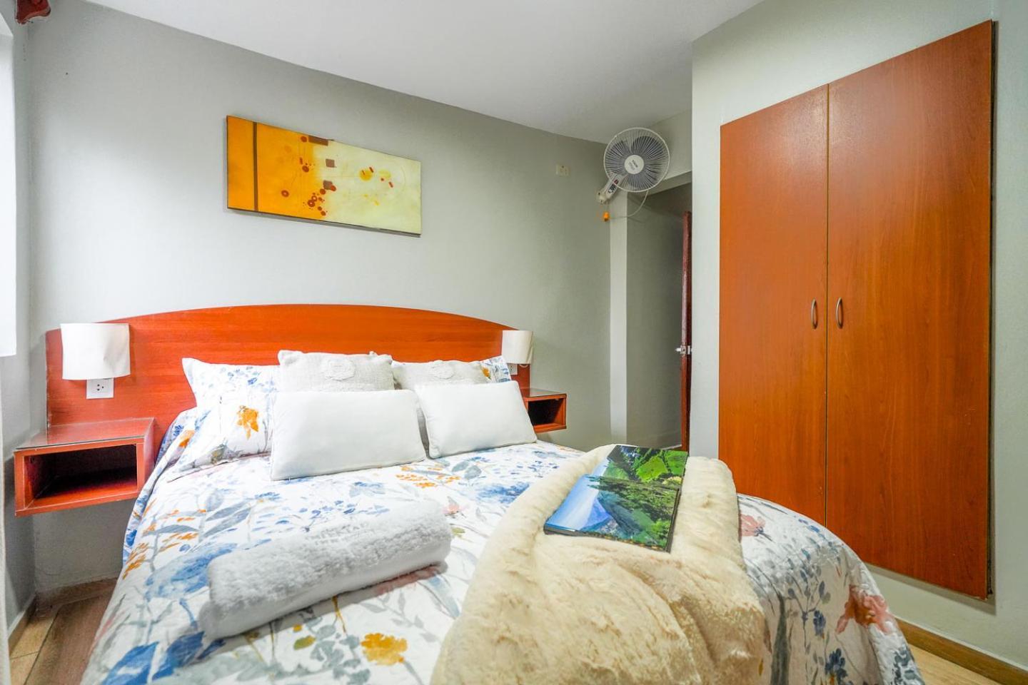 Imperial Inn Lima Bagian luar foto
