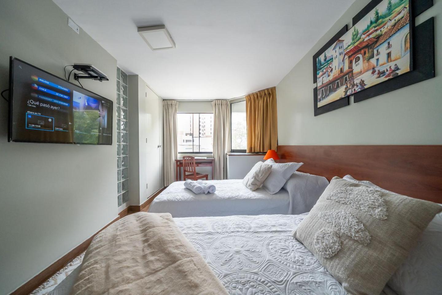 Imperial Inn Lima Bagian luar foto
