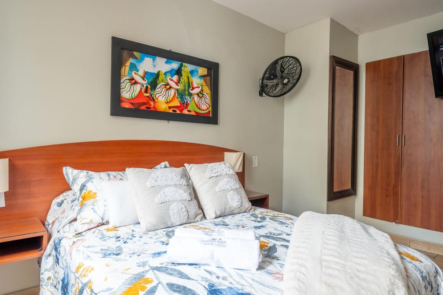 Imperial Inn Lima Bagian luar foto