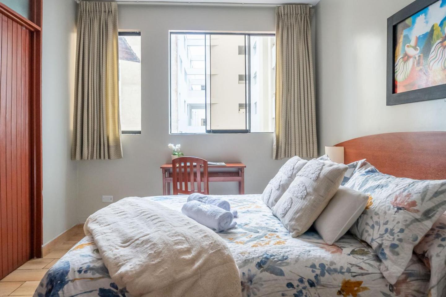 Imperial Inn Lima Bagian luar foto