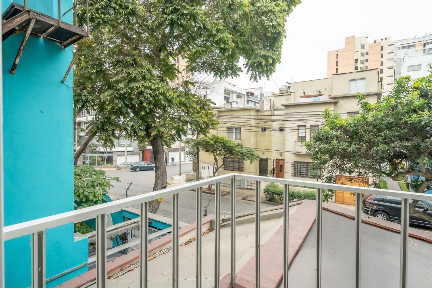 Imperial Inn Lima Bagian luar foto