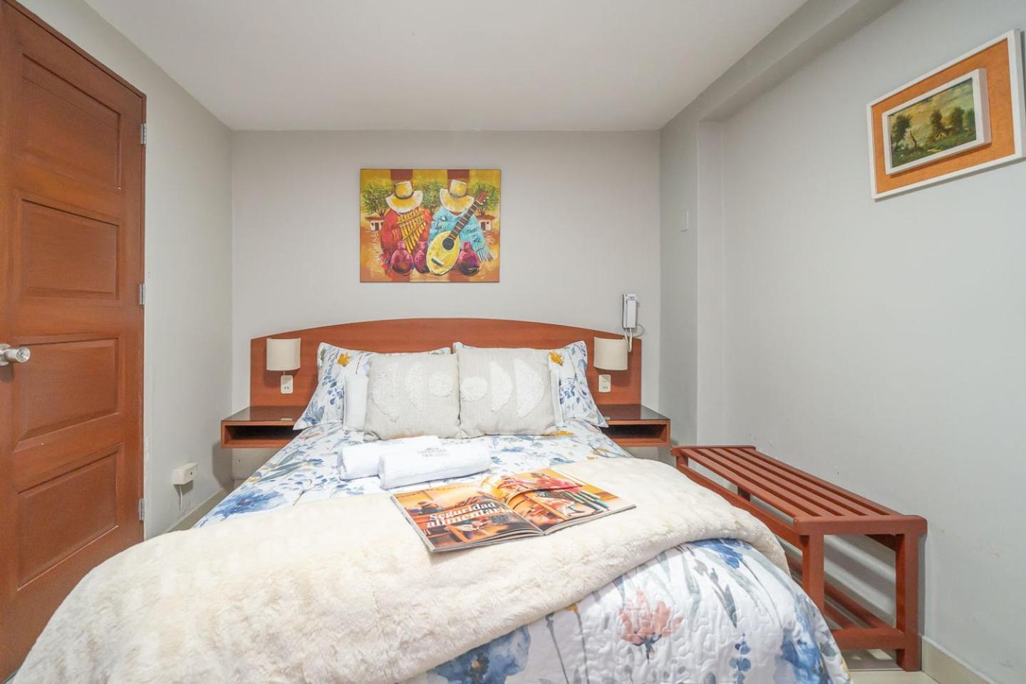 Imperial Inn Lima Bagian luar foto