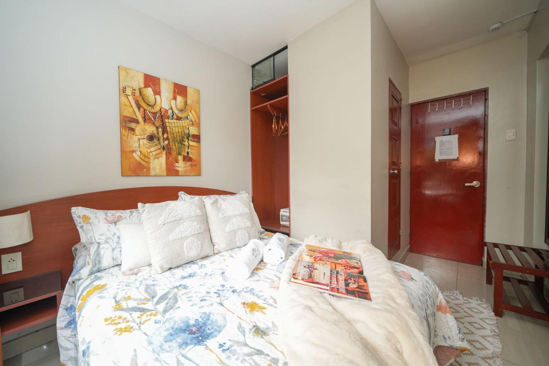 Imperial Inn Lima Bagian luar foto